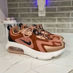 Nike Air Max 200 Women Size 7.5 Color Blue Pink.